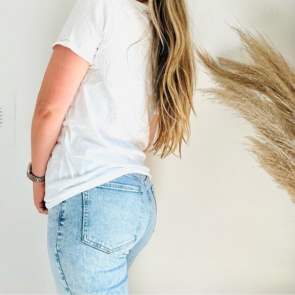 DISNEYLAND Disney White Red Toy Story Pizza Port Logo Short Sleeve Tee Shirt M - Picture 8 of 10